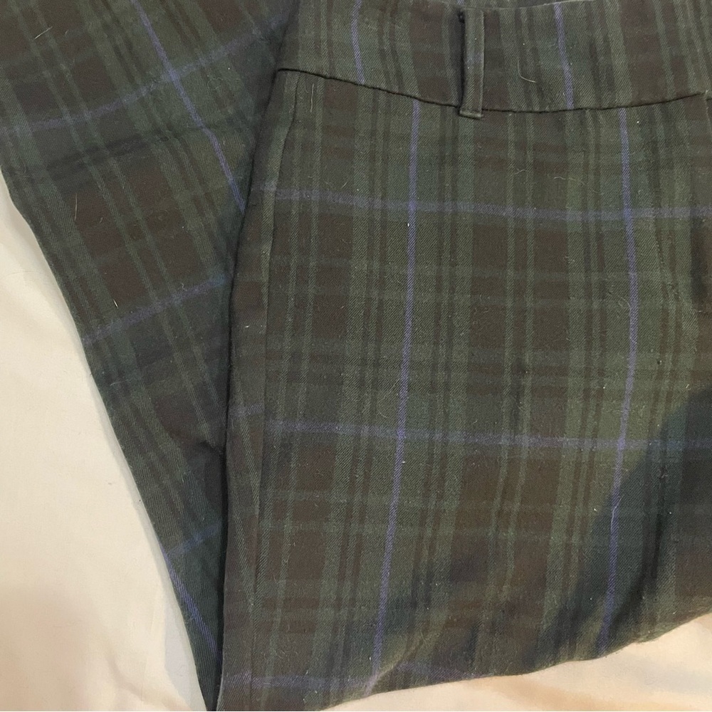Ann Taylor Factory Black and Green Plaid Cropped Pants, Great for Fall or Winter - Picture 4 of 14
